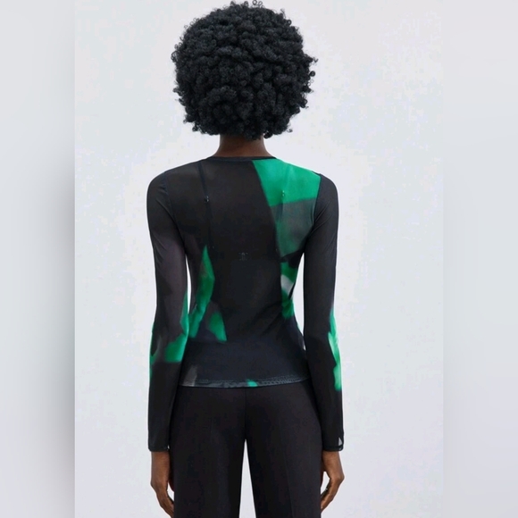 Top - Picture 2 of 4